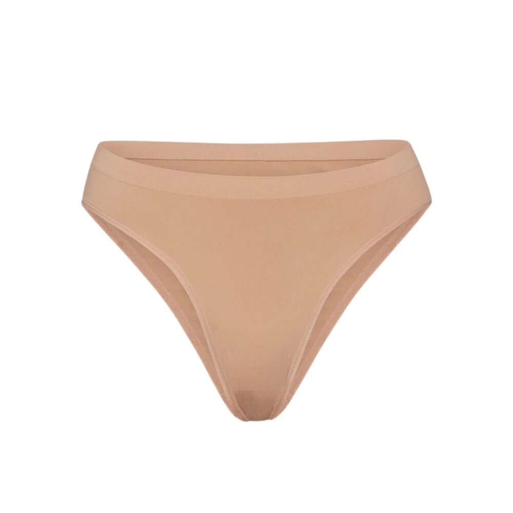 SKIMS Soft Smoothing Seamless Brief (NWOT)